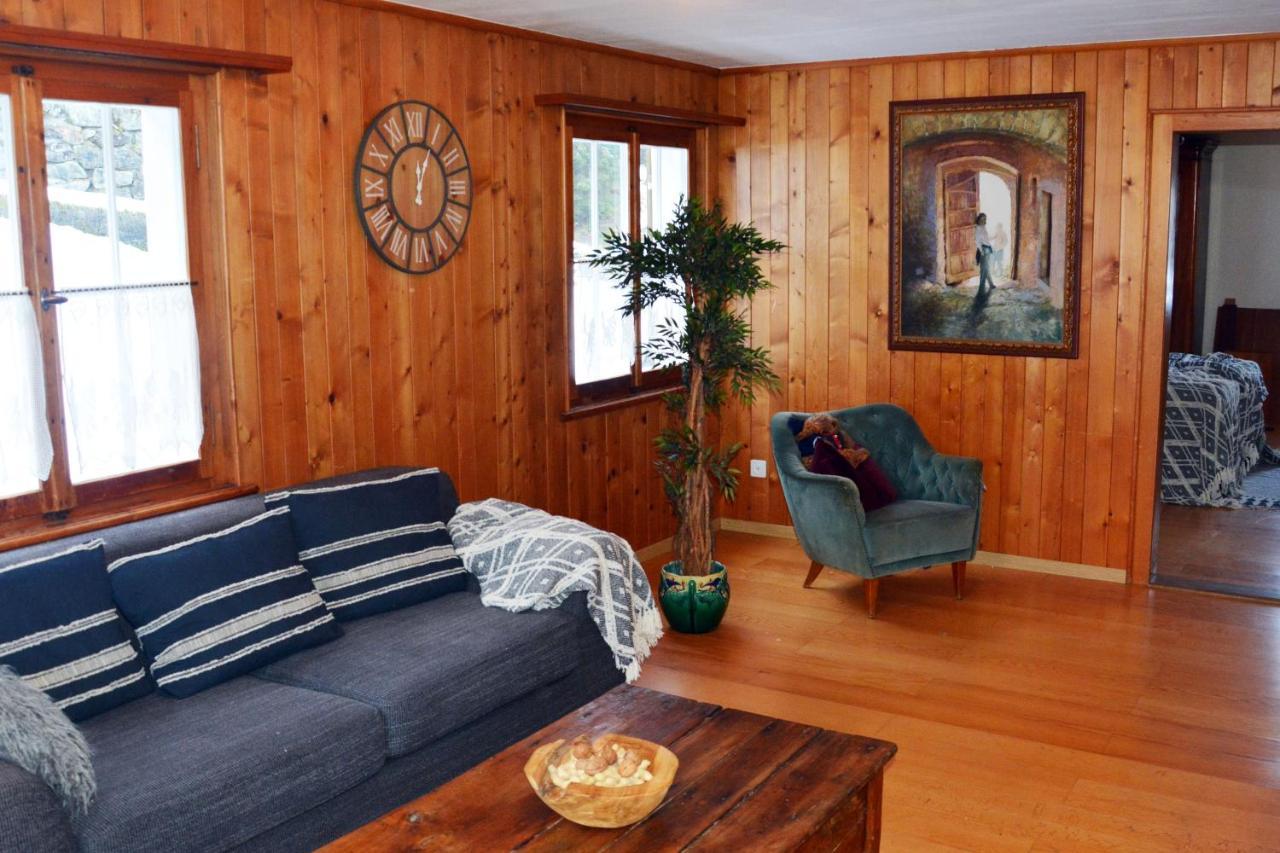 Apartament Alte Post Mit Geschichte Und Restaurant Tavanasa Zewnętrze zdjęcie