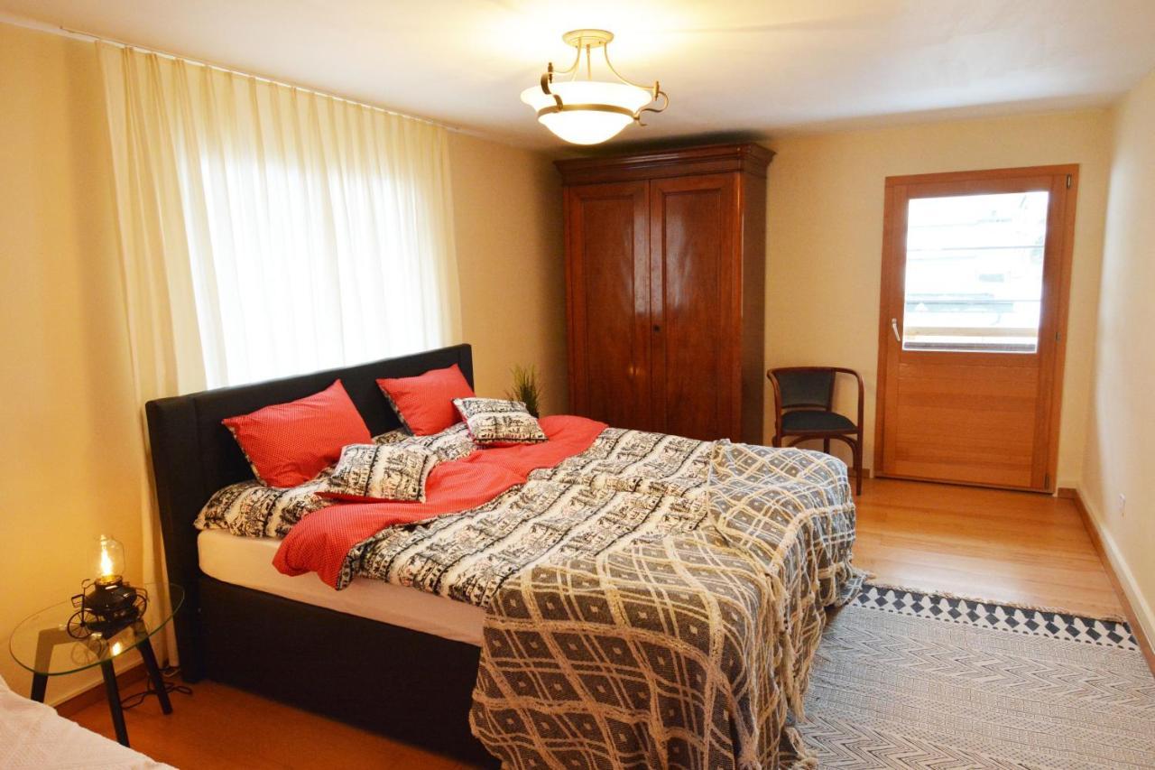 Apartament Alte Post Mit Geschichte Und Restaurant Tavanasa Zewnętrze zdjęcie