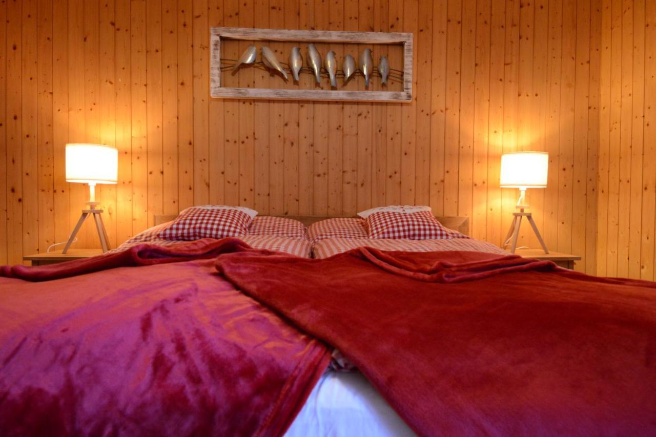 Apartament Alte Post Mit Geschichte Und Restaurant Tavanasa Zewnętrze zdjęcie