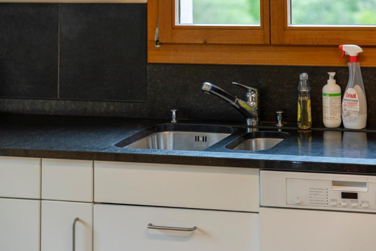 Apartament Alte Post Mit Geschichte Und Restaurant Tavanasa Zewnętrze zdjęcie