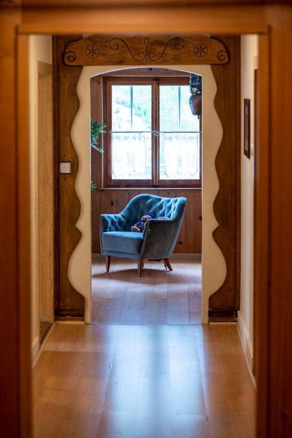 Apartament Alte Post Mit Geschichte Und Restaurant Tavanasa Zewnętrze zdjęcie